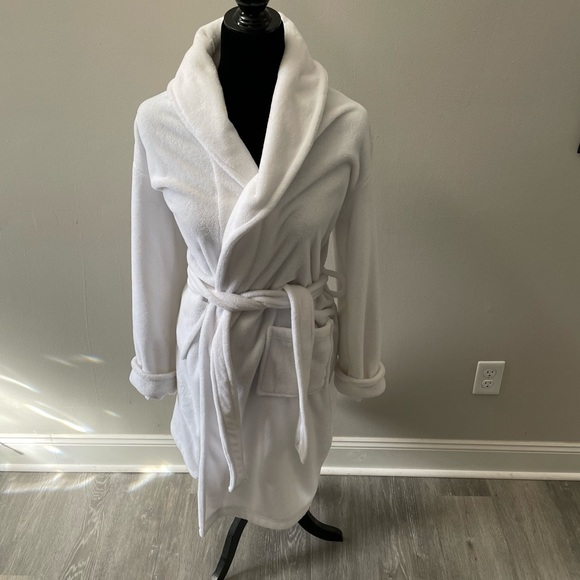 Mary Kay Other - Mary Kay Discontinued Robe Soft/Jersey Plush Fleece Shawl Collar Vintage…